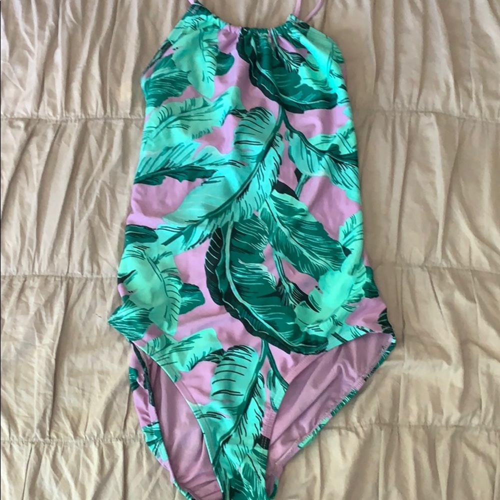 Old navy one piece bathing suit